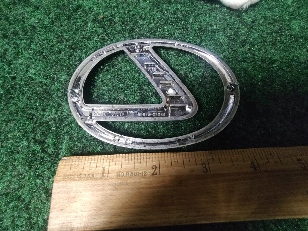 2007-2012 LS460 REAR DECK TRUNK LID EMBLEM BADGE (90975-02084) OEM 9L3