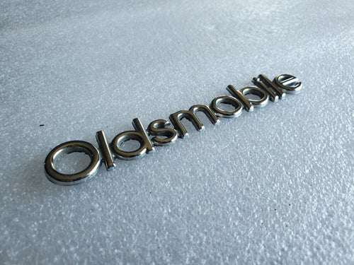 (1) Oldsmobile OEM Chrome Metal Emblem Badge Logo Nameplate Name Plate VNTG
