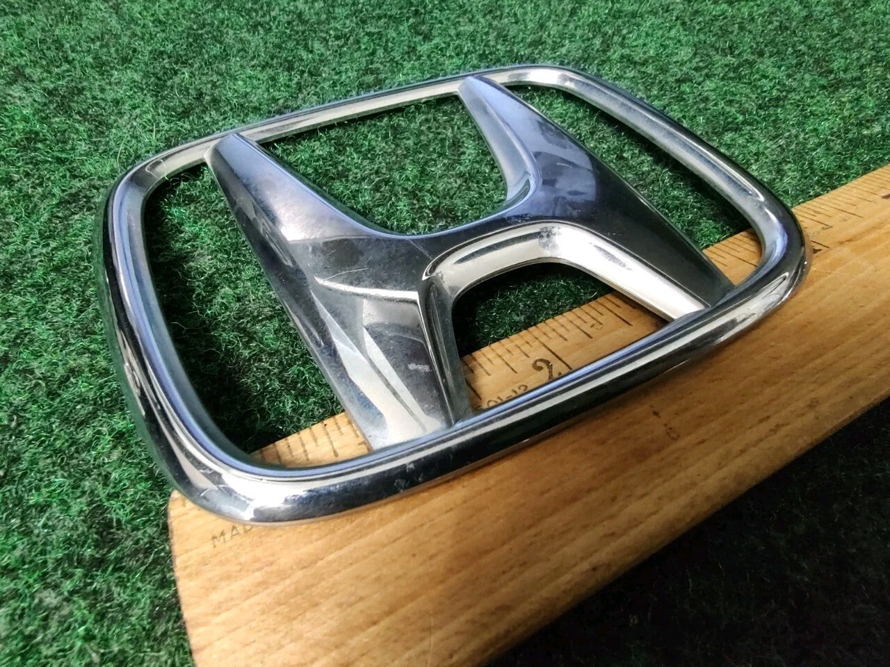 2005-2010 HONDA ODYSSEY REAR LIFTGATE EMBLEM LOGO SYMBOL 75701-SHJ-A000 OEM 7S1