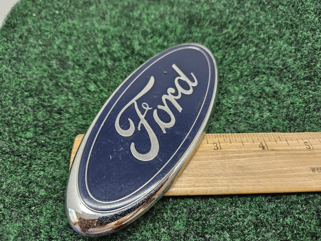 FORD EXPLORER CIRCA 2003 2004 REAR BLUE OVAL EMBLEM 1L24 15402 A16 AA GL1