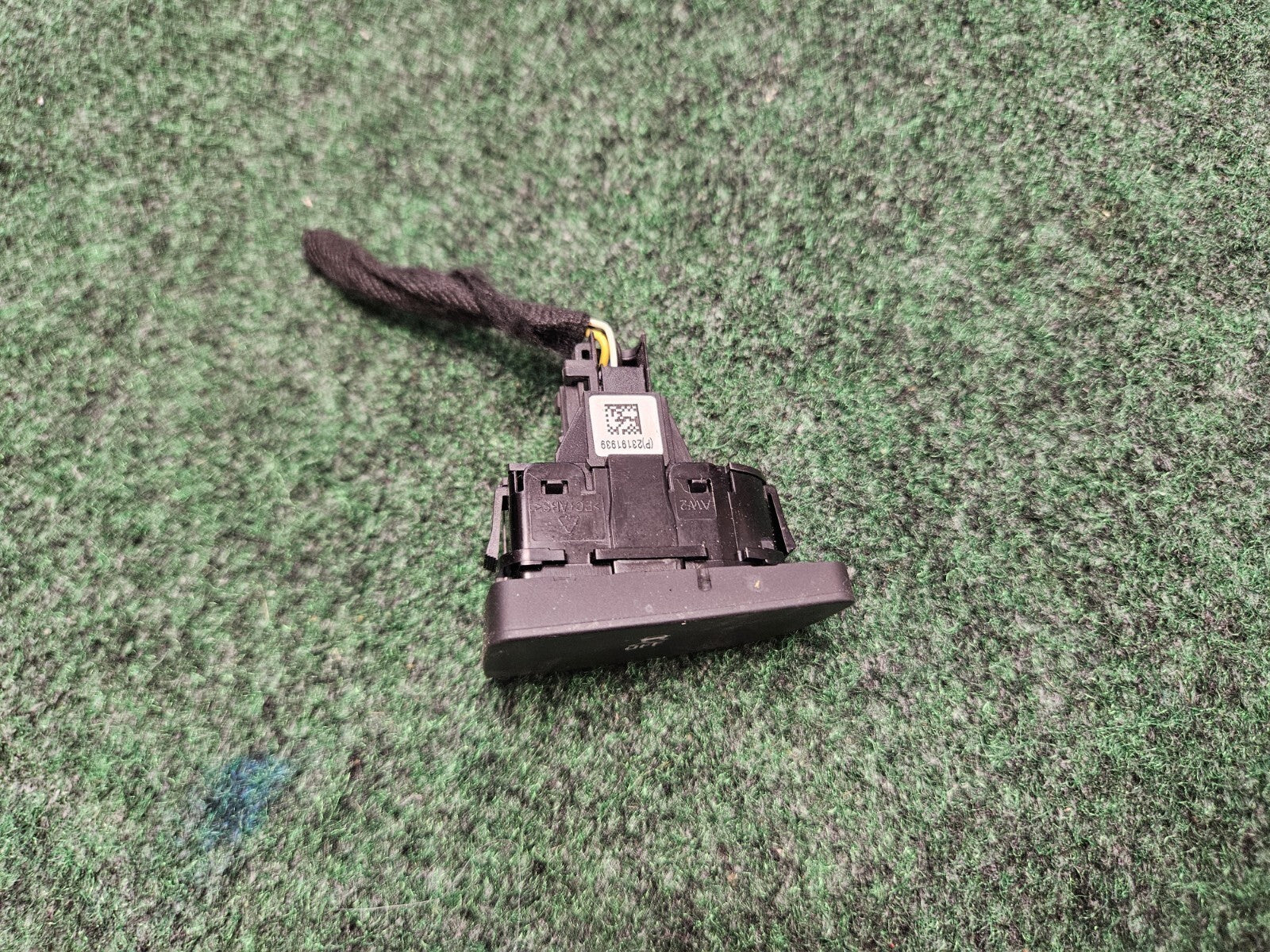 2014 - 2016 Chevrolet Malibu Traction OFF Control Switch Button 23191939 OEM 6M2