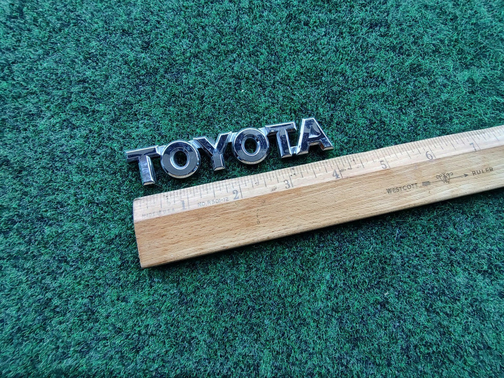 Toyota Camry Emblem Logo Letter Badge Trunk Rear Gold 4 Inch OEM Name Plate 5S3