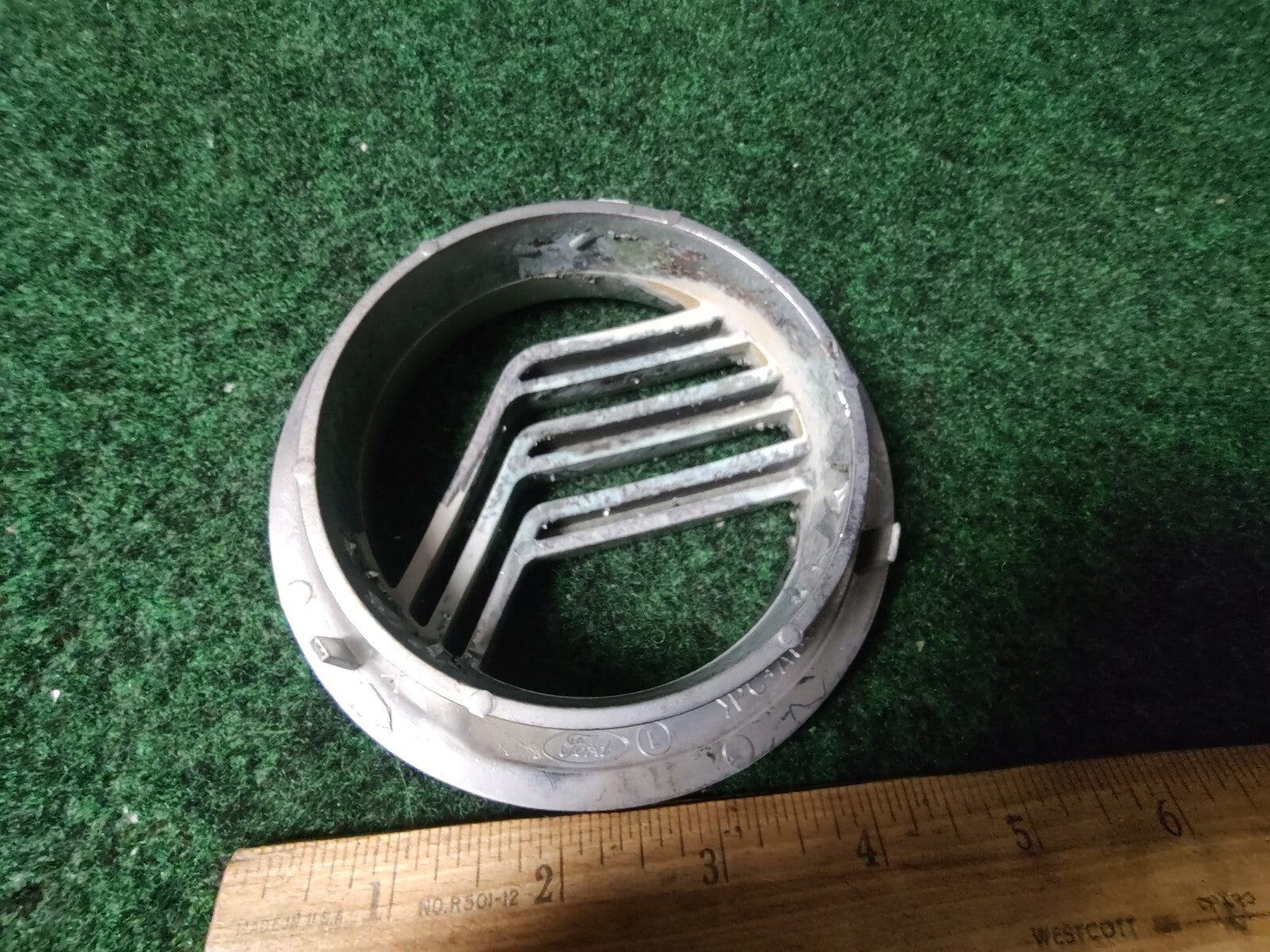 2002-05 Mercury Mountaineer Front Grille Emblem OEM Motorcraft 3l24-8B262-AA 1S2