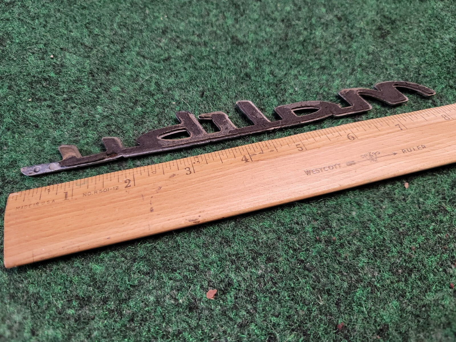97 98 99 00 01 02 03 CHEVROLET MALIBU REAR GOLD EMBLEM LOGO BADGE SIGN  2M4