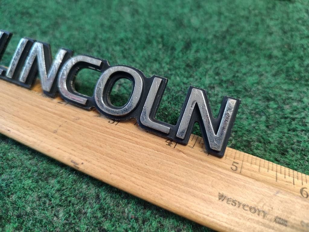 Lincoln OEM  Plastic Vintage Emblem Badge Logo Nameplate Name Plate 3S8