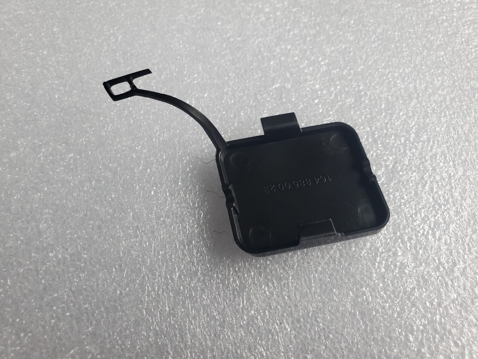06-12 Mercedes W-X 164 ML GL OEM Bumper Cover TOW CAP PRIMED A1648850023 1L3