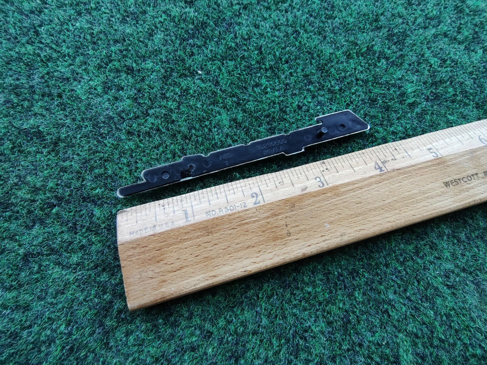 2000-2005 Chevrolet Impala Panel Emblem NAME PLATE BADGE 10290600 OEM 5S4