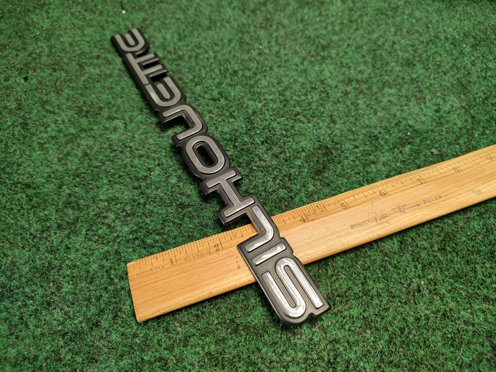 Oldsmobile 1997-2004 Silhouette Gold Rear Trunk Emblem Badge Logo 10242278 2S3