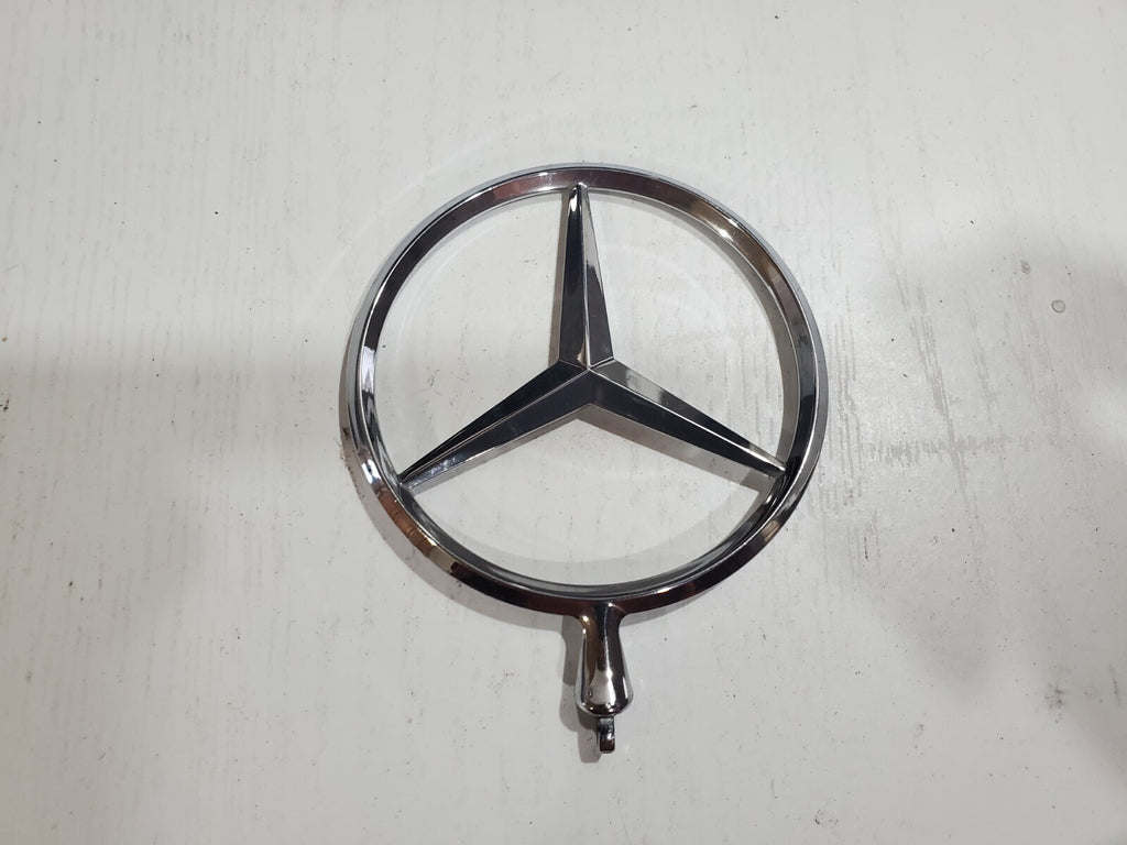 Chrome Hood Ornament Mercedes Benz S350 S550 C250 C300 E350 E63 AMG Broken 6L3