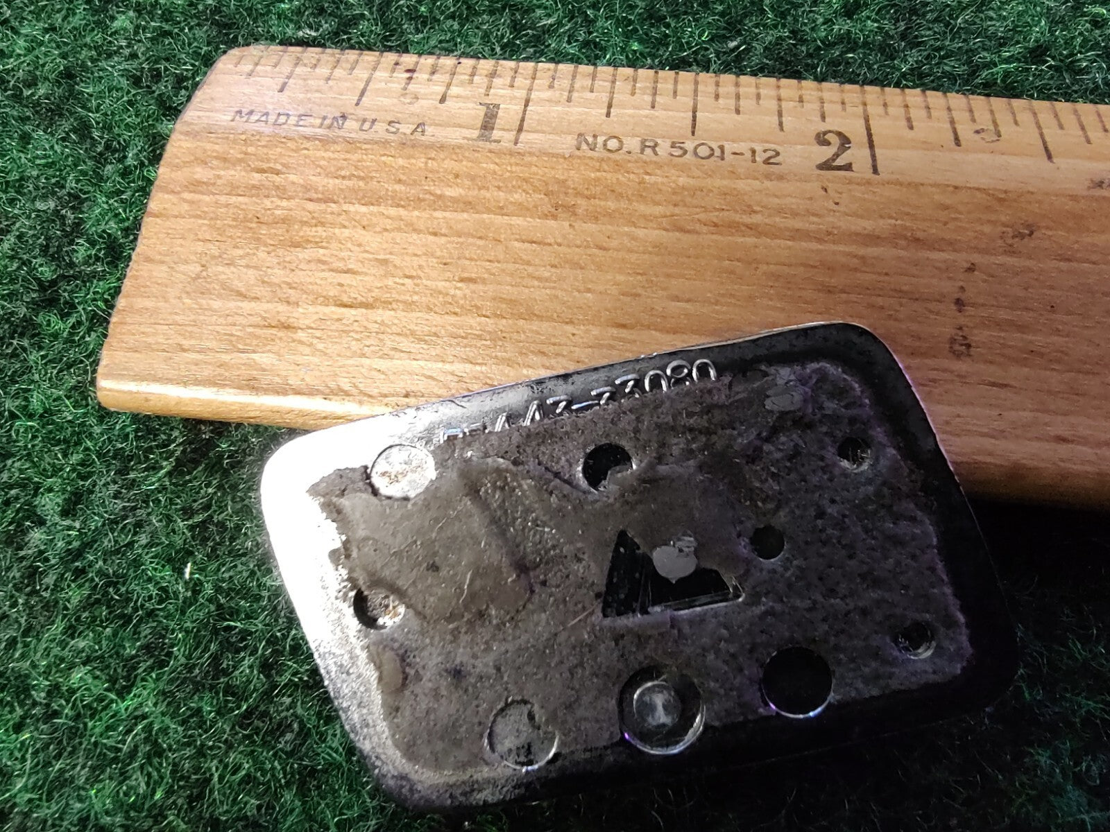 1997-2001 Toyota Camry LE Rear Trunk Emblem Badge Name Plate 75443-33080 OEM 1M6