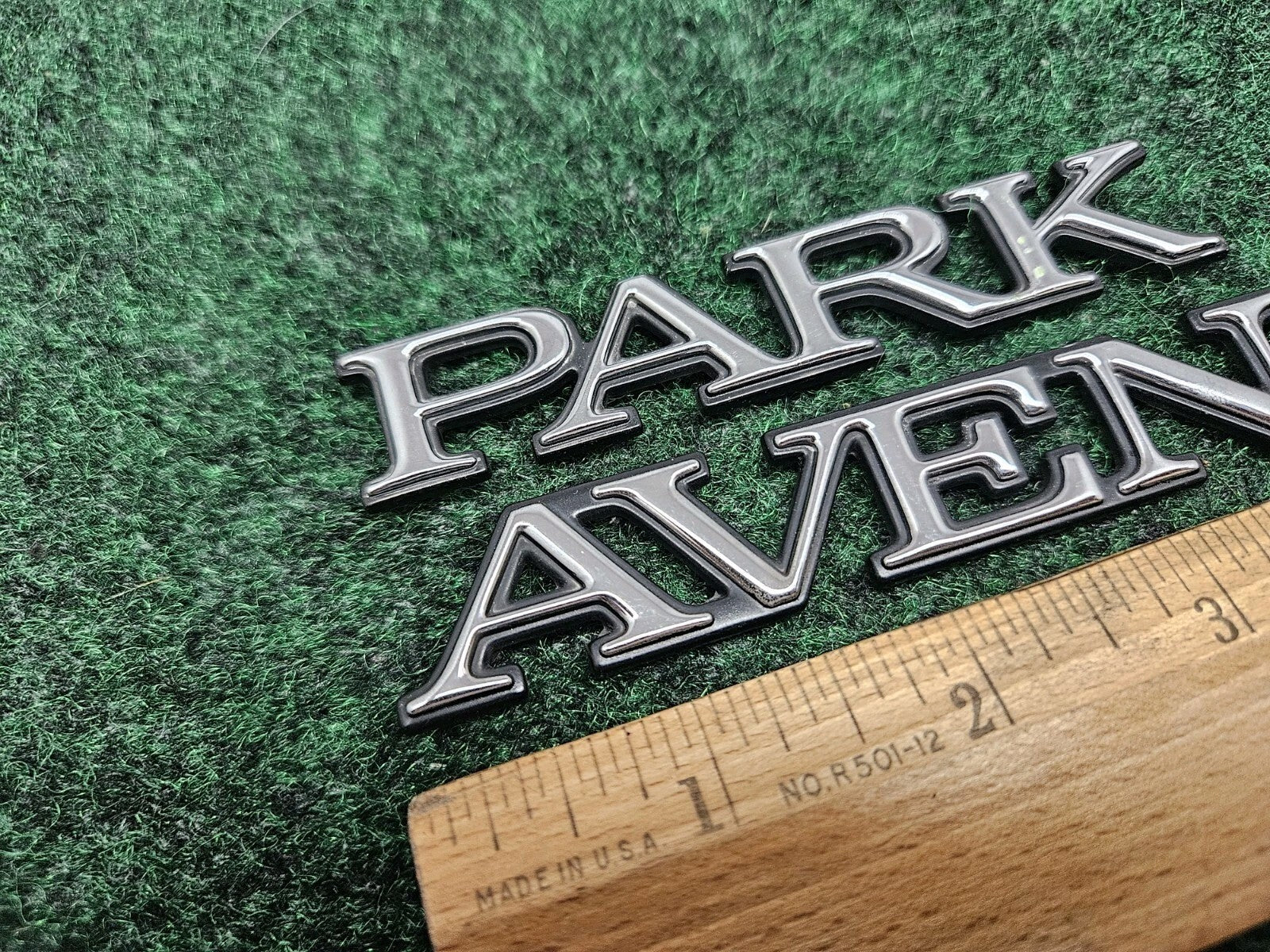 BUICK PARK AVENUE SIDE EMBLEM LOGO BADGE SYMBOL NAME PLATE BADGE USED GL1