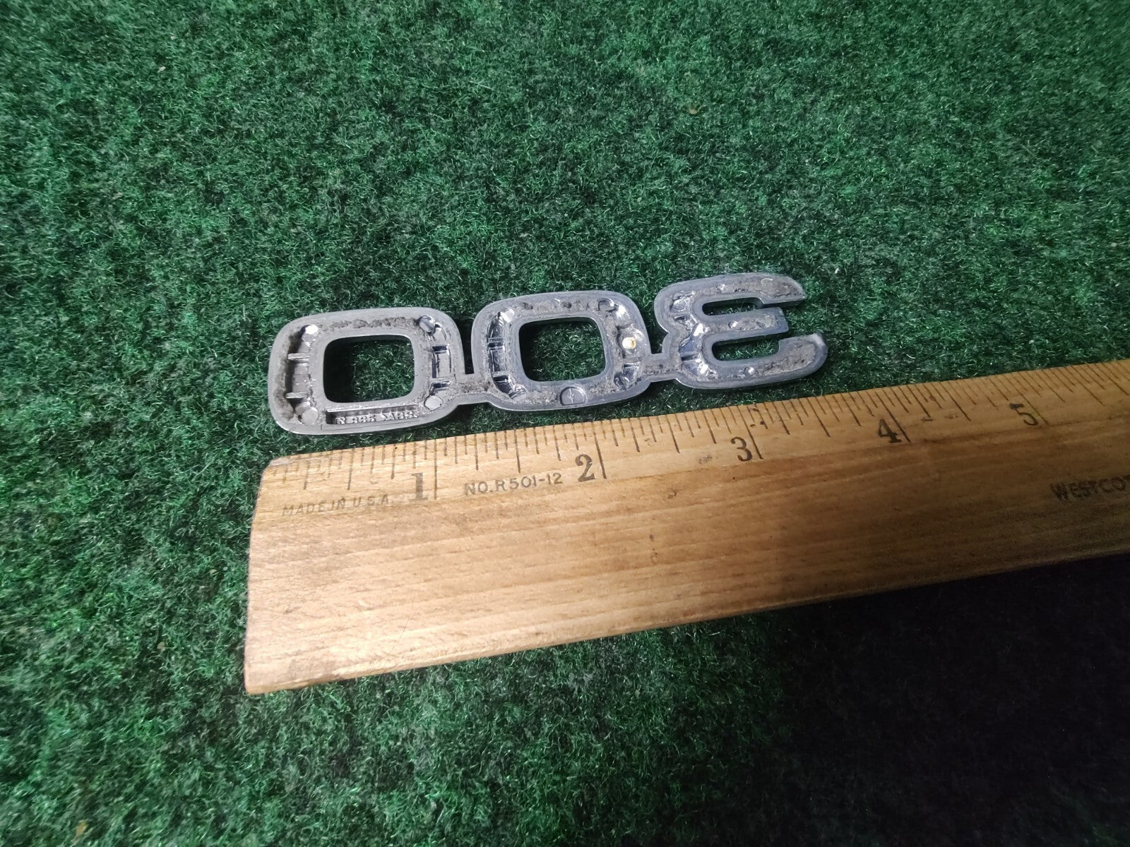 98 99 00 01 02 03 04 05 LEXUS 300 REAR EMBLEM BADGE LOGO 9L3
