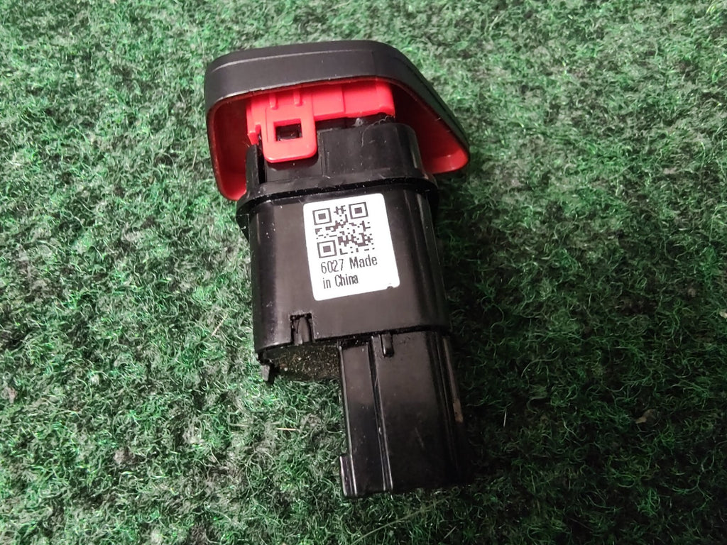 2024 CHEVROLET TRAX DASH DASHBOARD HAZARD LIGHT CONTROL SWITCH OEM 7S2
