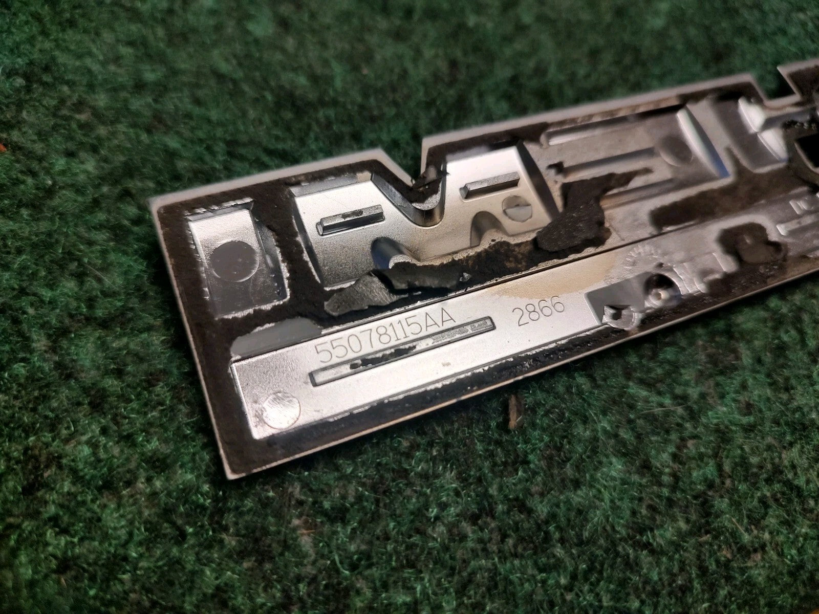 2006-2012 Dodge Ram 2500 3500 HEMI 5.7 LITER Nameplate Emblem 55078115AA OEM 2S1