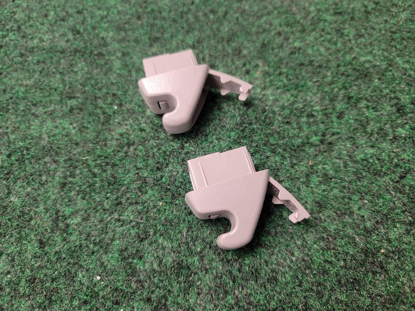 Set Of 2 GM Interior Roof Sunvisor Support Clip Hanger Light Grey OEM 15824912