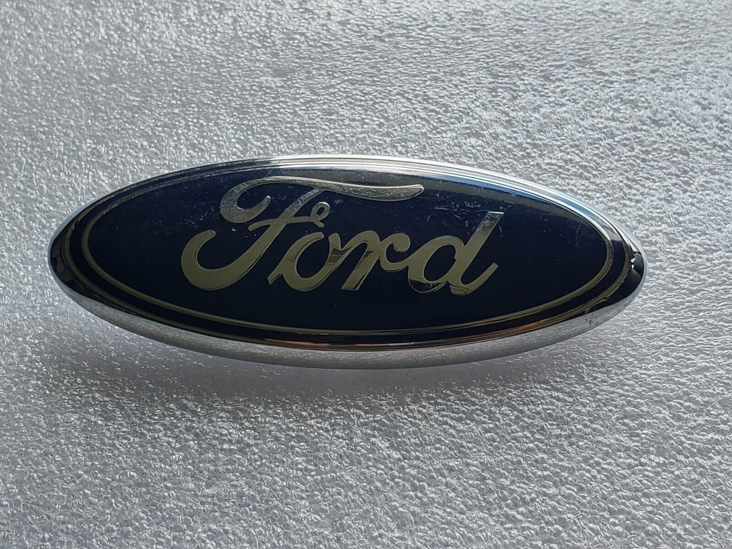 06-2009 Ford 500 TAURUS 09-11 FOCUS 08-12 ESCAPE 07-11 FREESTYLE REAR Emblem 2L9