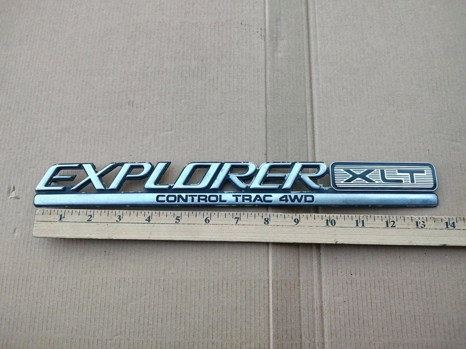 1995 96 97 FORD EXPLORER XLT CONTROL TRAC 4WD REAR EMBLEM LOGO BADGE SYMBOL MT1