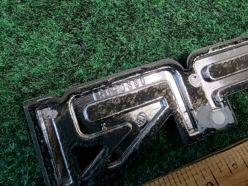 1995-2005 GMC Safari Front Door Nameplate Badge Emblem 15690680 OEM 8L4