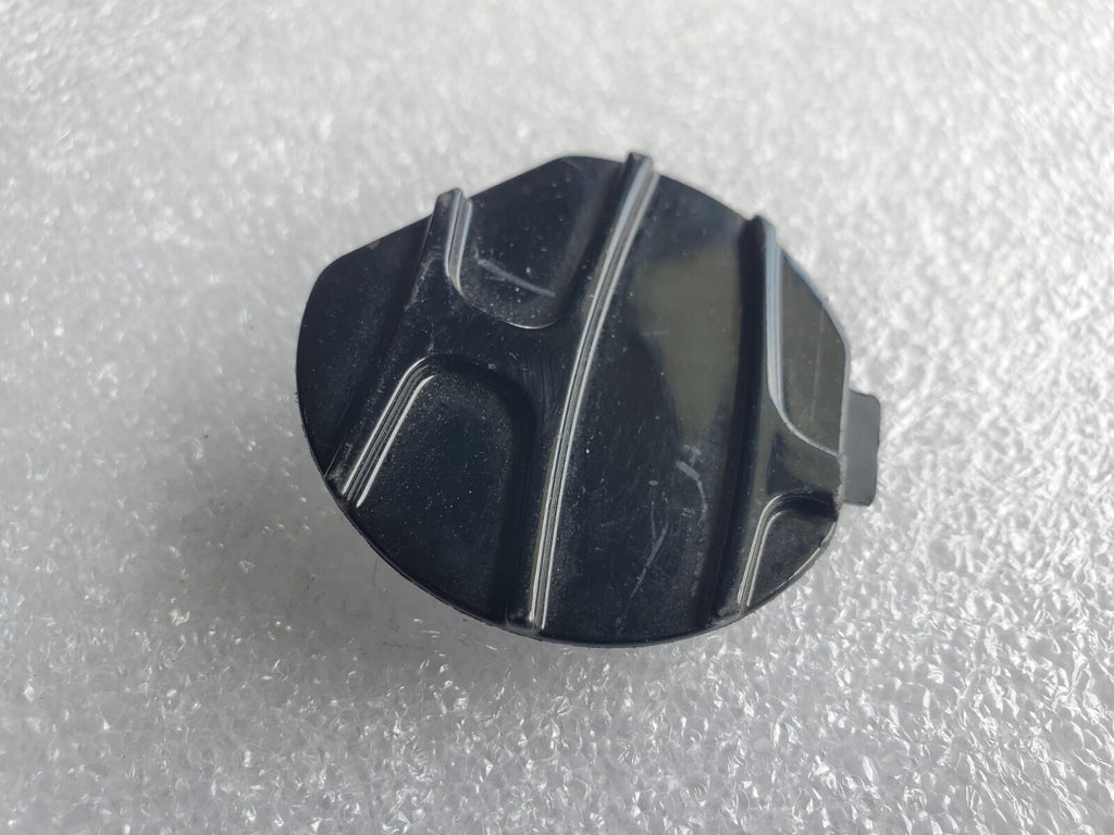 2014 2015 KIA SORENTO SX TOW HOOK COVER OEM 86667-1U700 Black 1L7