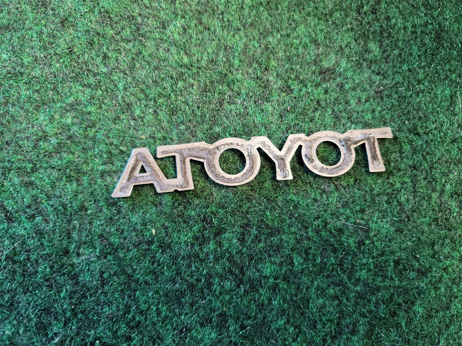 1997-2001 TOYOTA CAMRY REAR LID CHROME EMBLEM LOGO BADGE SYMBOL USED OEM 1M5