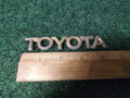 Toyota 1997-2001 Camry Gold Rear Trunk Emblem Badge Logo Name 75447-AA010 8L3