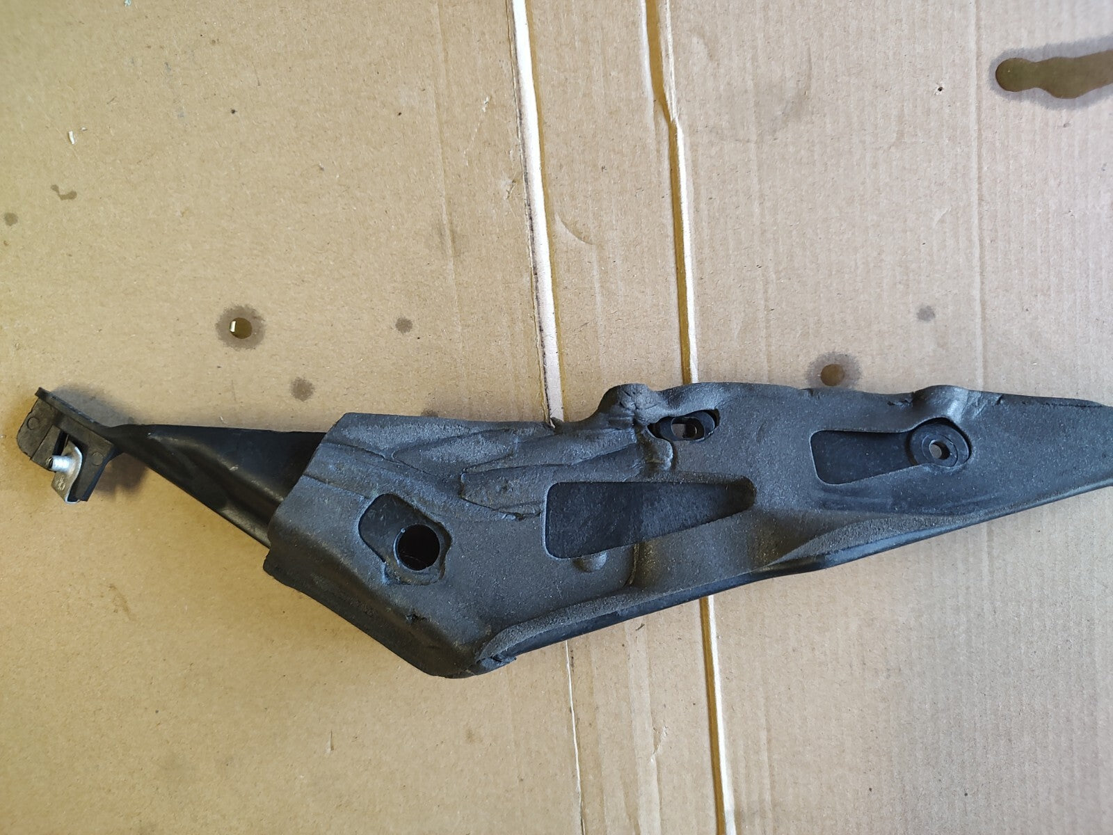 05-13 OEM Chevy Corvette C6 Windshield RH A Pillar Trim Bracket JT6