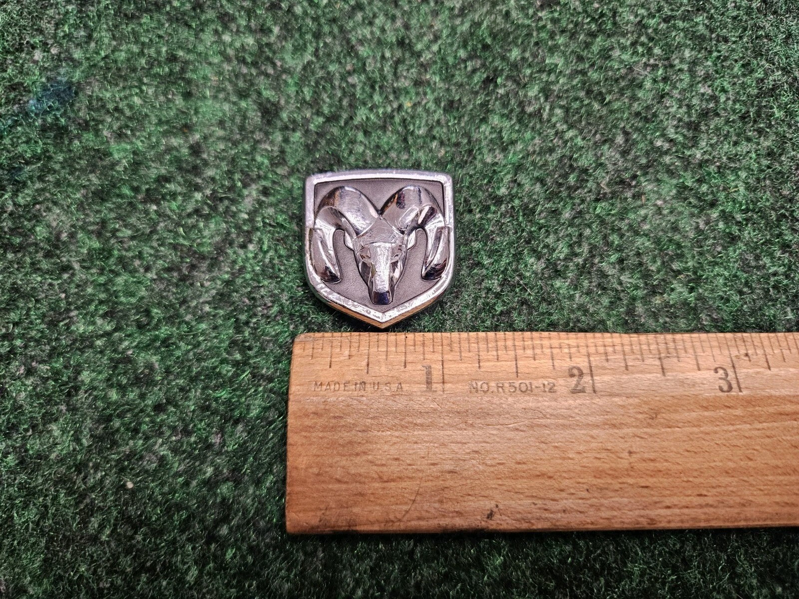 DODGE STEERING WHEEL EMBLEM RAM 1500 2500 CHARGER NITRO DURANGO CARAVAN 5M9