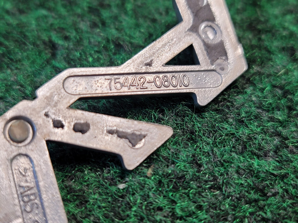 1998 2001 2002 2003 2004 Toyota Sienna Rear Trunk Badge Emblem 75442-08010 2M1