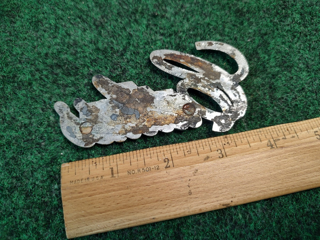 OLDSMOBILE CUTLASS EMBLEM BADGE SYMBOL LOGO SIGN VINTAGE OEM 2S7