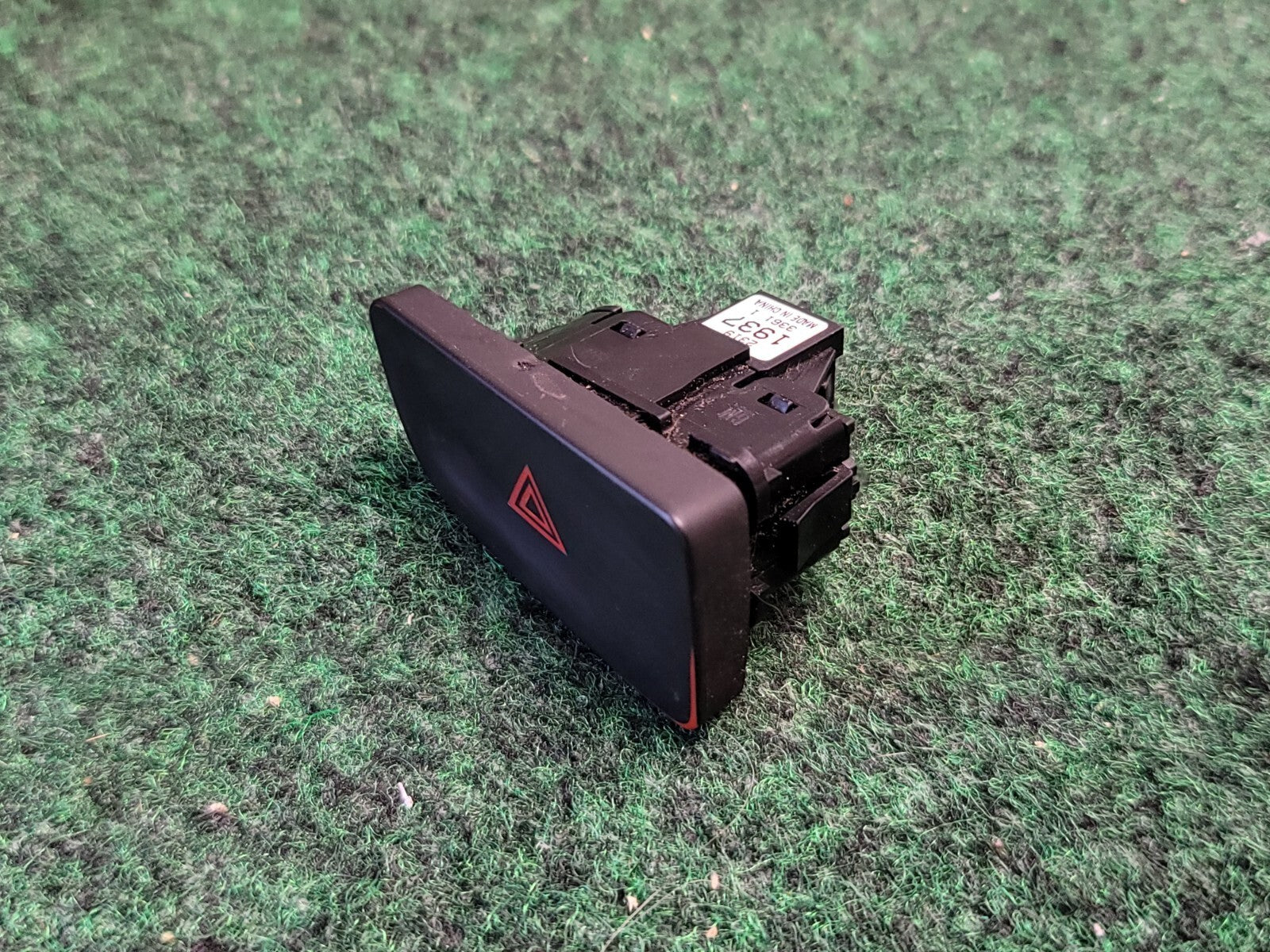 2013 2014 2015 Chevrolet Malibu Black Hazard Warning Switch 23191937 OEM 7L1