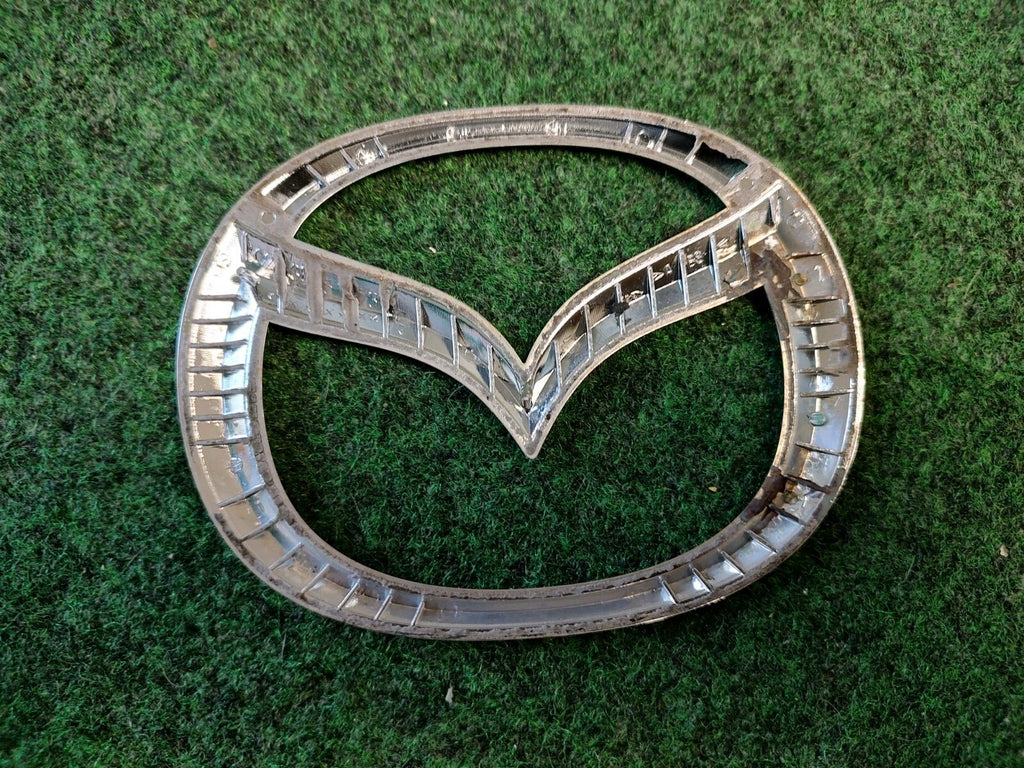 06 07 08 09 10 MAZDA 5 REAR GATE CENTER EMBLEM LOGO BADGE SIGN 2M9