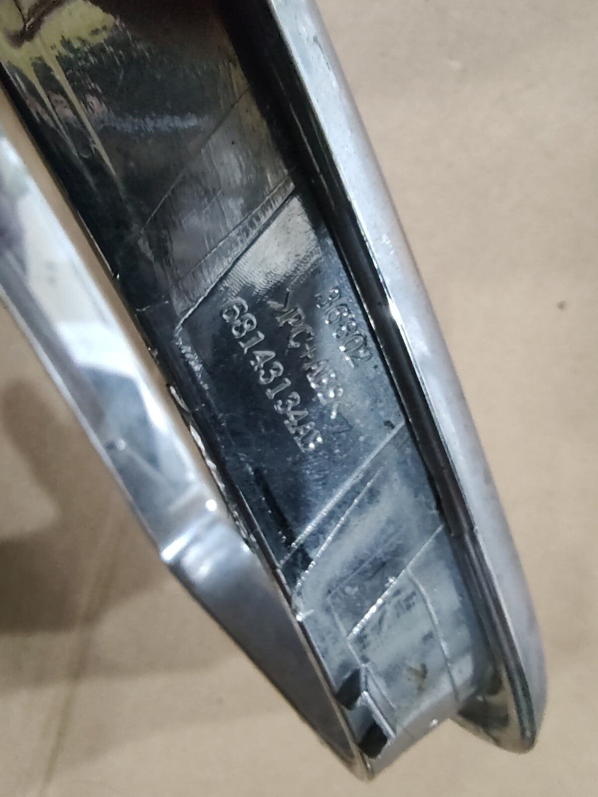 2013-2019 JEEP GRAND CHEROKEE CHROME GRILL GRILLE BEZEL 68143134AB OEM EL1