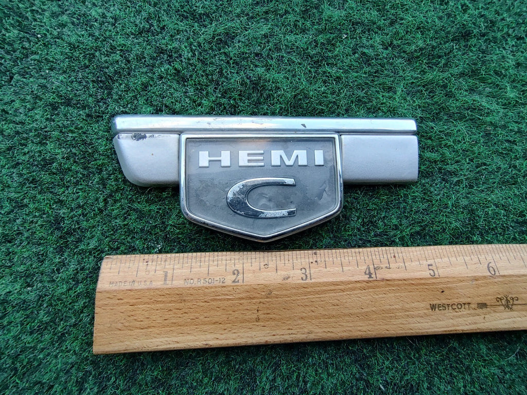 2006 2007 Chrysler 300 HEMI C LEFT DRIVER Side Emblem Trim Logo OEM White 2L3