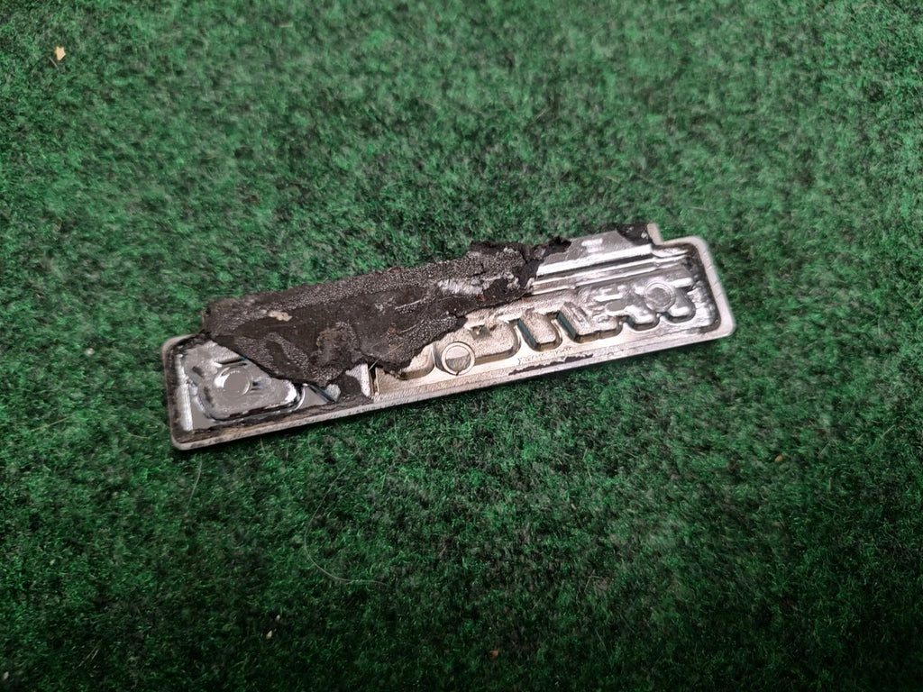 1997-2003 FORD F-150 F150 FRONT FENDER EMBLEM BADGE NAMEPLATE TRITON V8 2S4
