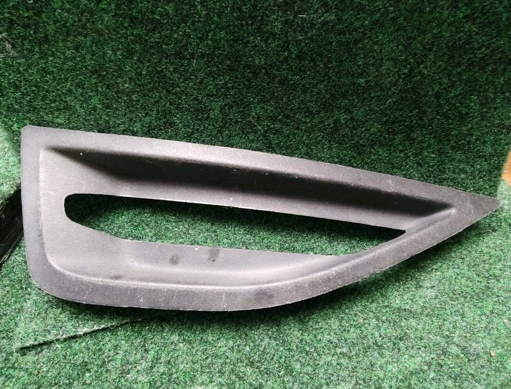 2010-2012 FORD TAURUS FRONT RIGHT SIDE BUMPER LOWER LIGHT LAMP BEZEL COVER BL5