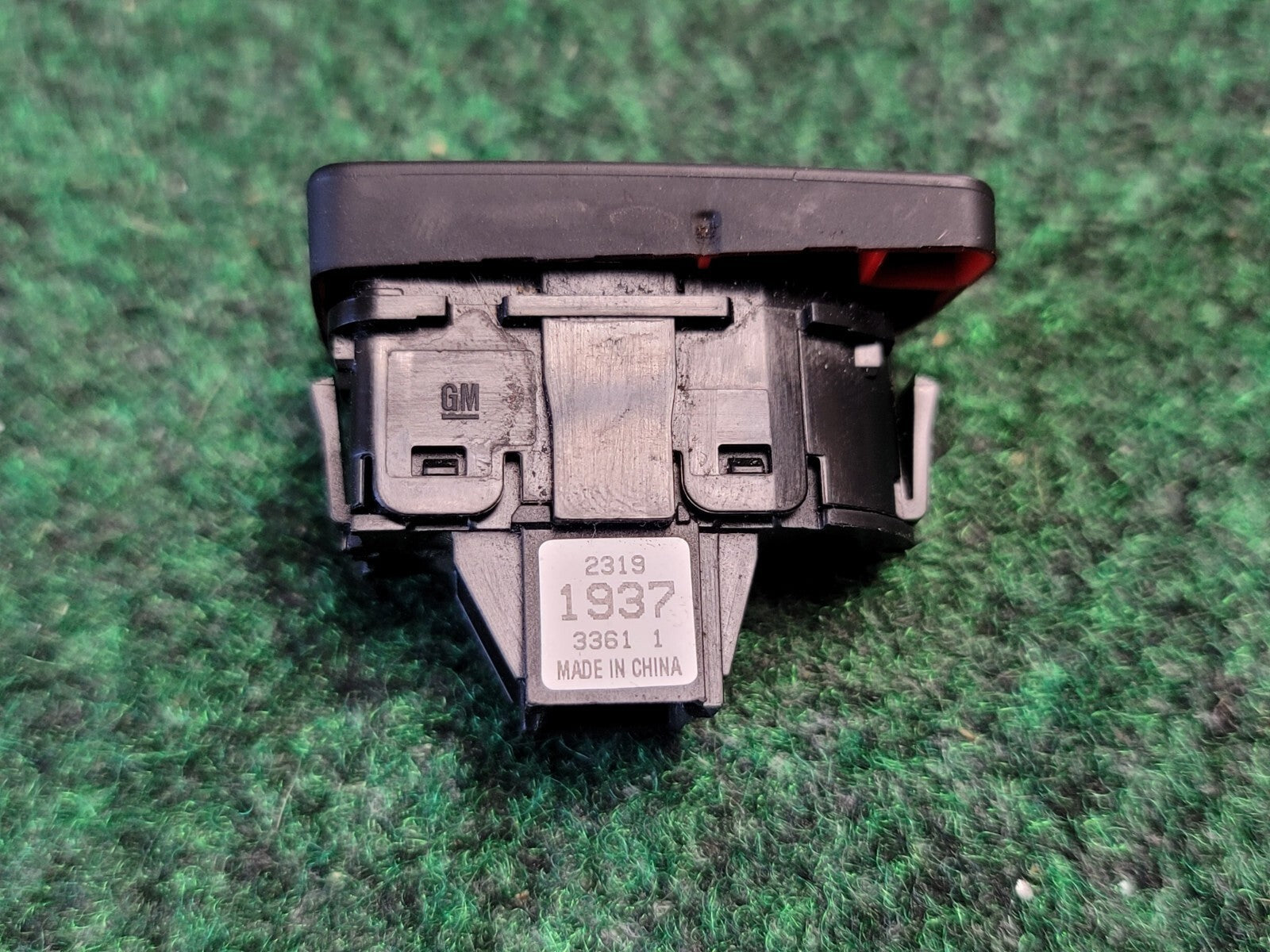 2013 2014 2015 Chevrolet Malibu Black Hazard Warning Switch 23191937 OEM 7L1
