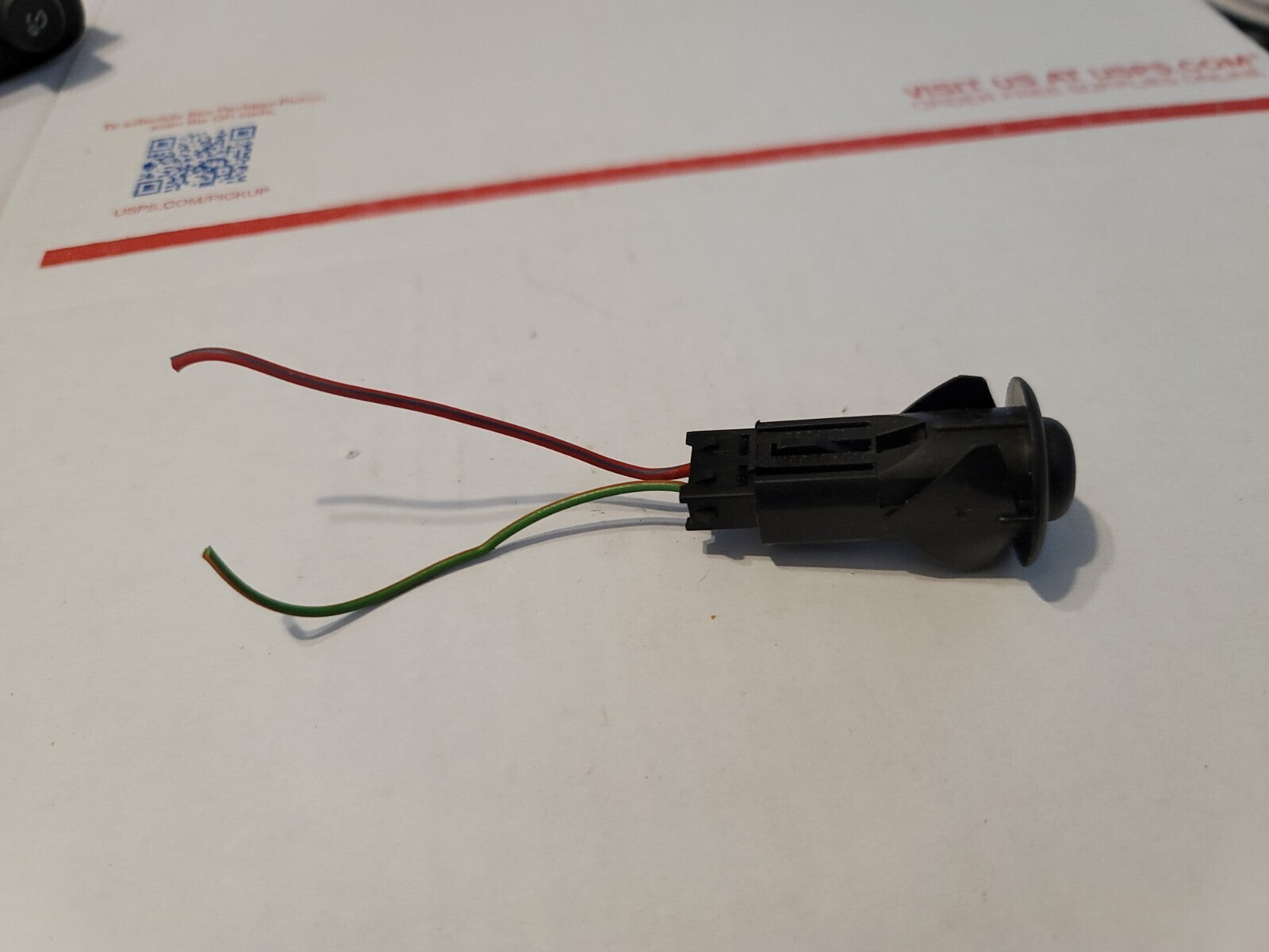 2011-2013 GRAND CHEROKEE DURANGO FUEL FILLER DOOR SWITCH GAS HATCH SWITCH 1L7