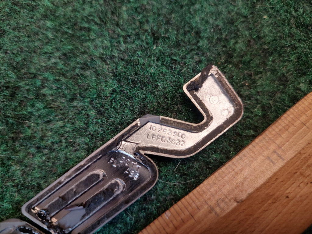 1997-2005 CHEVROLET VENTURE REAR EMBLEM BADGE LOGO CHROME OEM 3S1