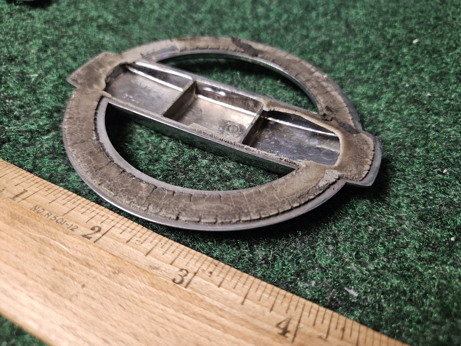 02-04 Nissan Xterra Liftagte Trunk Emblem 93491-7Z800 OEM Badge Nameplate 2L5