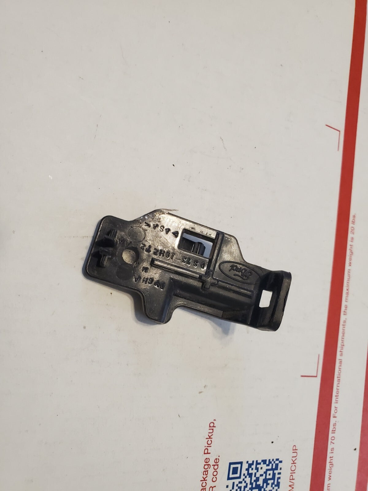 13-20 Ford Fusion Back up Camera Rear Bracket Support 3L9 Holds Camera In Place