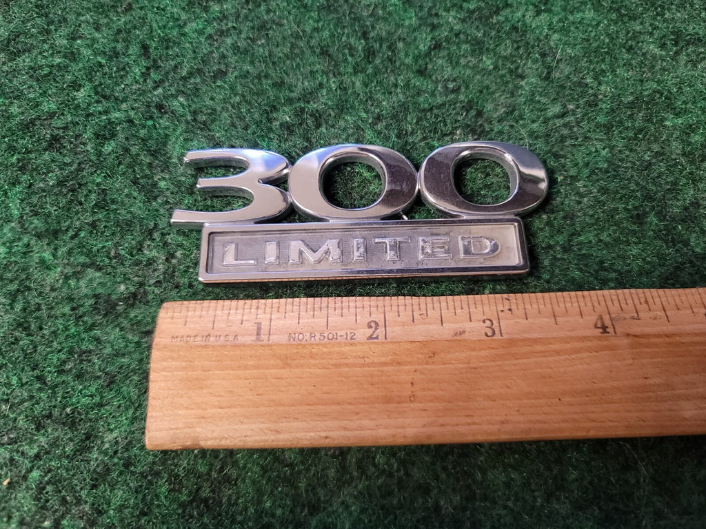 2005-2010 CHRYSLER 300 LIMITED REAR GATE EMBLEM LOGO BADGE SYMBOL CHROME OEM 2S9