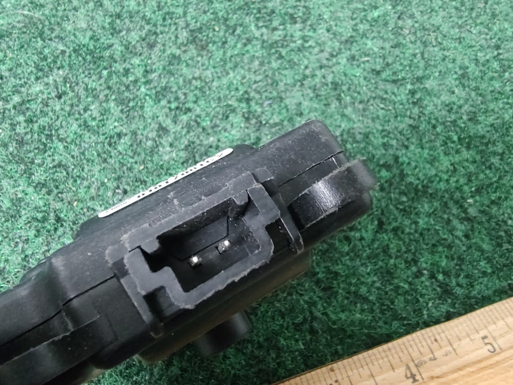 Cadillac Chevy Impala 2004-2012 2013 Heater Blend Door Actuator 52409974 OEM 1M4
