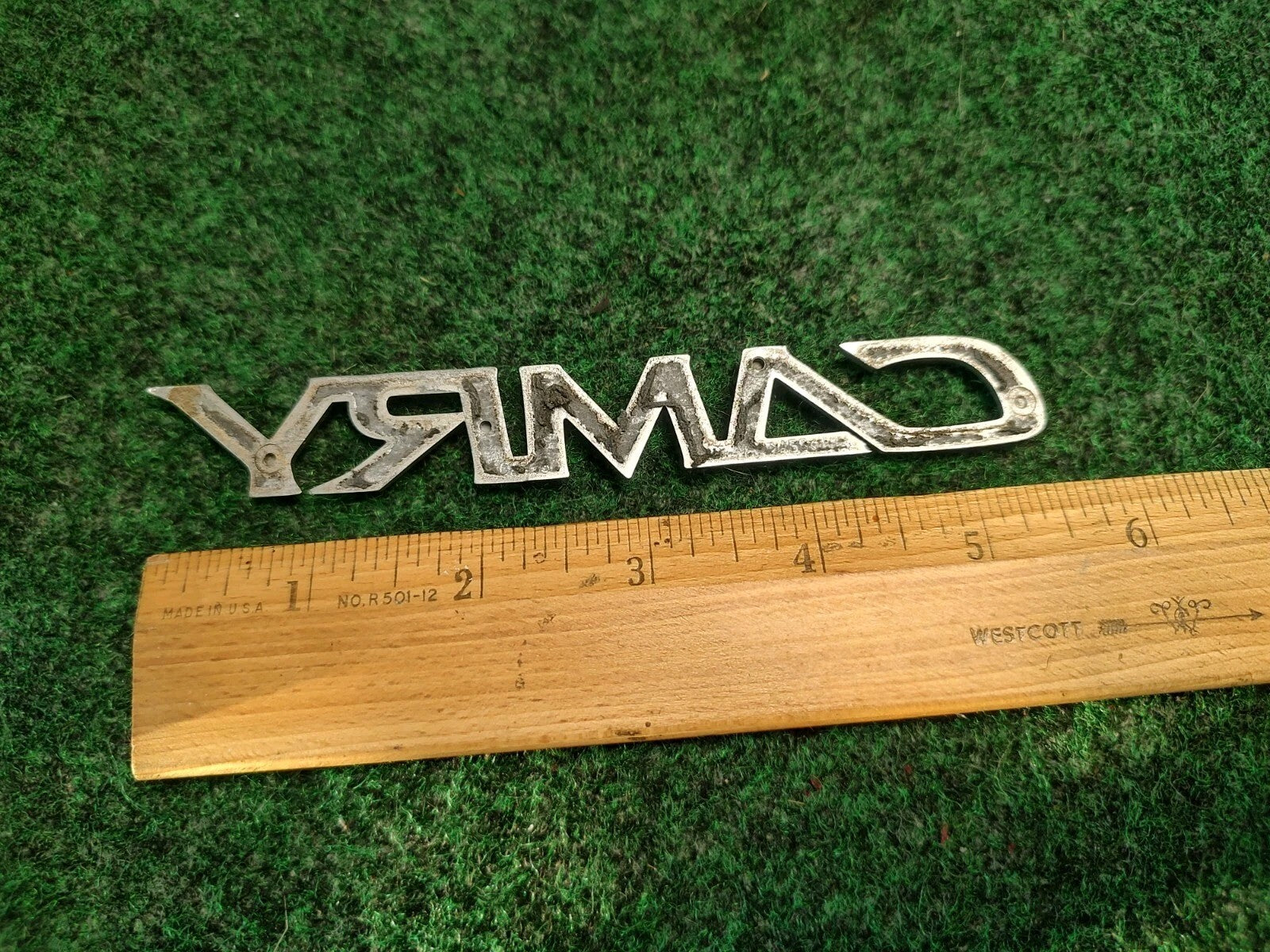 2002-2006 TOYOTA CAMRY CHROME REAR EMBLEM LOGO BADGE NAME PLATE OEM 3S8