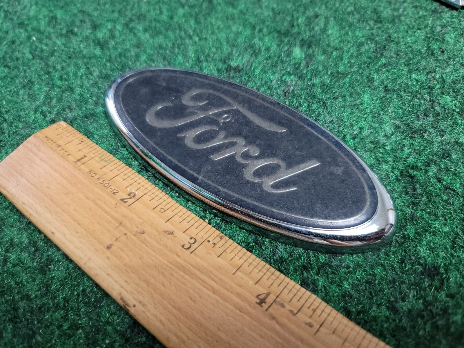 2001-2007 Ford Escape Tailgate Trunk Emblem BADGE YL84-7843500-AB 2M5
