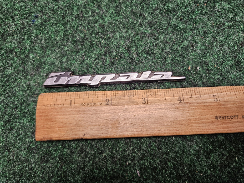 2000-2005 Chevrolet Impala Panel Emblem NAME PLATE BADGE 10290600 OEM 5M2