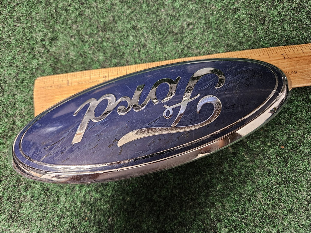2005 2006 2007 Ford 500 2006 Fusion Grille Emblem 5F93-8B262-AA OEM 4M7