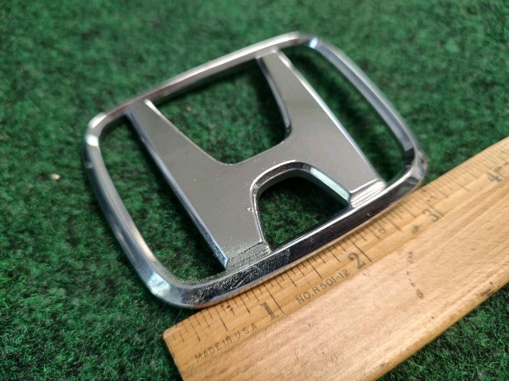 2000 2001 2002 2003 2004 Honda Odyssey Rear Trunk Lid Badge Emblem 75701-SJ8 2S2
