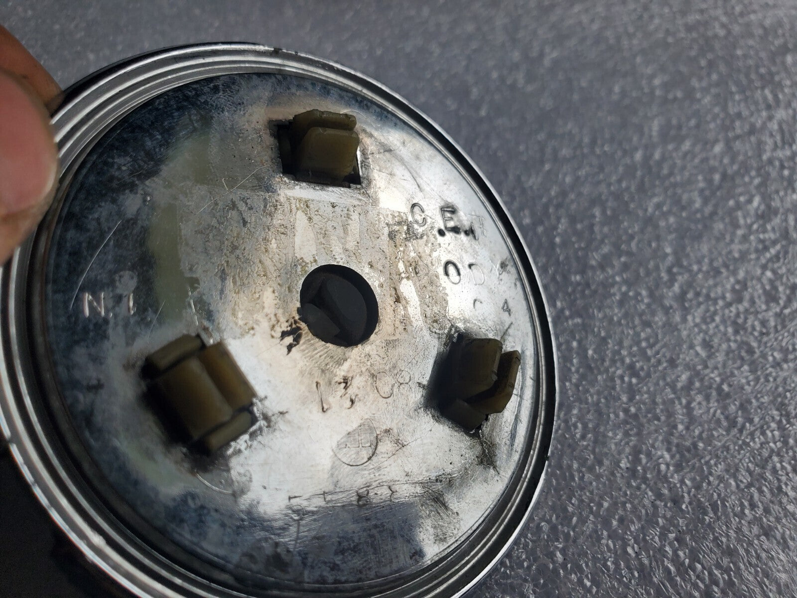 Buick OEM Vintage Wire Wheel Hubcap Center Cap Hub Cover Dust Cap 8021