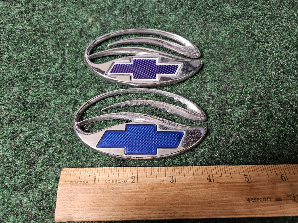 (2) 1997-2003 CHEVROLET MALIBU REAR LID EMBLEM LOGO BADGE SIGN 3M3