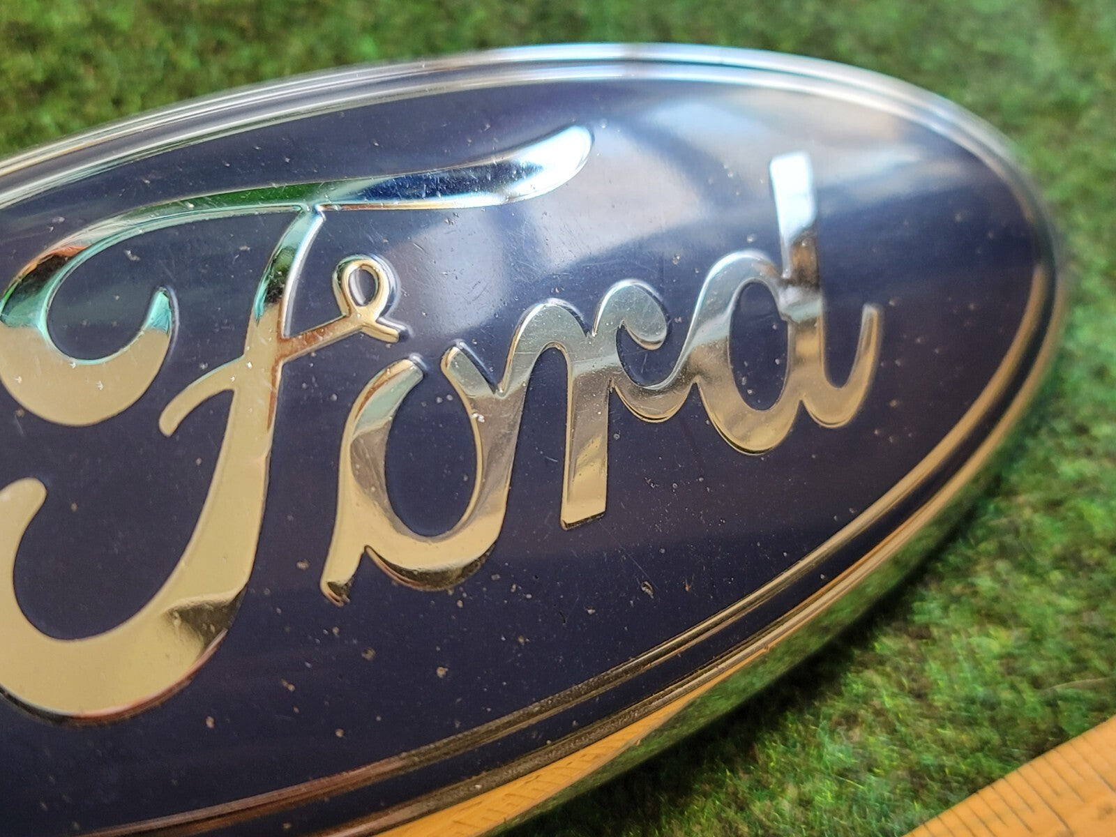 2005 2006 2007 Ford 500 2006 Fusion Grille Emblem 5F93-8B262-AA OEM 1M2